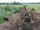 В Єнакієвому знайшли свіжі поховання проросійських бойовиків