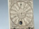 Показали миниатюрные солнечные часы созданые немецкими и французскими мастерами в XVI - XVII вв.