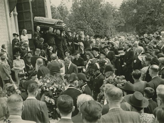 Олександра Олеся ховали у Празі 1944-го