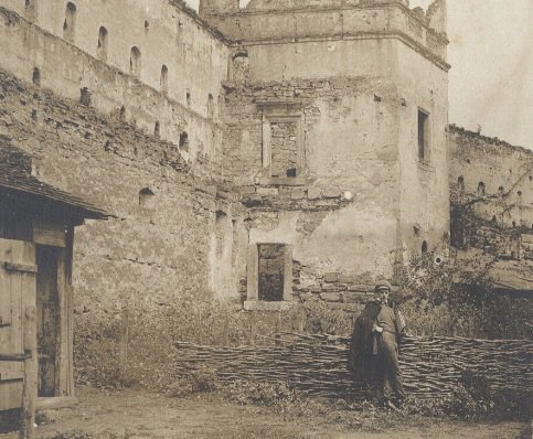 Замок в Старом Селе на Львовщине забросили в XIX столетии