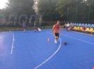 Безкоштовна літня школа баскетболу. У Білій Церкві дітей навчають гри баскетболу.