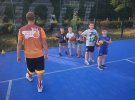 Безкоштовна літня школа баскетболу. У Білій Церкві дітей навчають гри баскетболу.