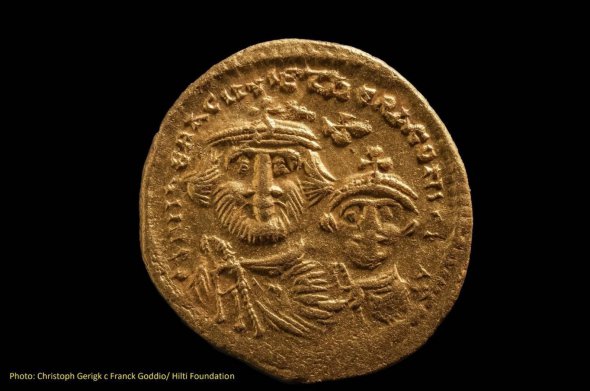 Золотая монета времен царя Египта Птолемея II