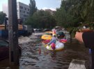 Через зливу сталося підтоплення території станції метро "Дорогожичі"