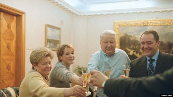 Кадр з фільму "Свідки Путіна" 