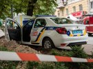 На ул. Тарасовской в ​​Киеве автомобиль Renault службы госохраны съехал с дороги и врезался в дерево. Водитель умер, предварительно - от сердечного приступа