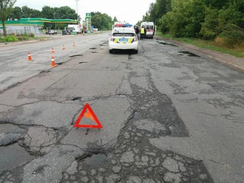 Подружжя байкерів з Одеси розбилося  в ДТП на околиці Черкас. Чоловік загинув. Жінка   із важкими травмами в лікарні