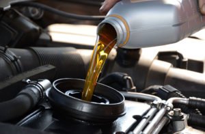 Как правильно заменить масло в автомобиле?