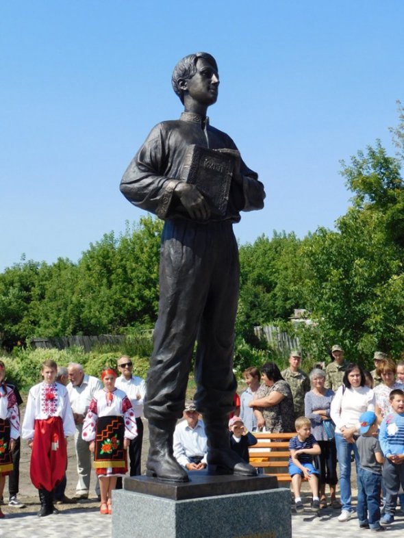На Сумщині відкрили пам'ятник Пантелеймону Кулішу