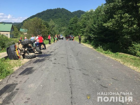 На Закарпатье 12-летний водитель квдроцикла спровоцировал  аварии. 8 человек попали в больницу, среди них 3 детей