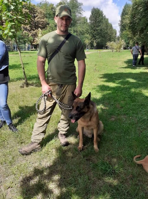 Пес Айдар допомагав виявляти зброю та знешкоджувати ворожі ДРГ на Станиці Луганській