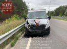 В Киеве фургон с хлебом раздавил женщину в легковушке