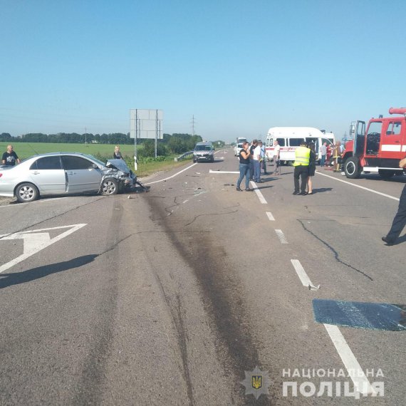 На автодорозі Київ – Чоп  зіткнулися  автомобілі Opel Vectra і Toyota Corolla.  Загинув 6-річний хлопчик