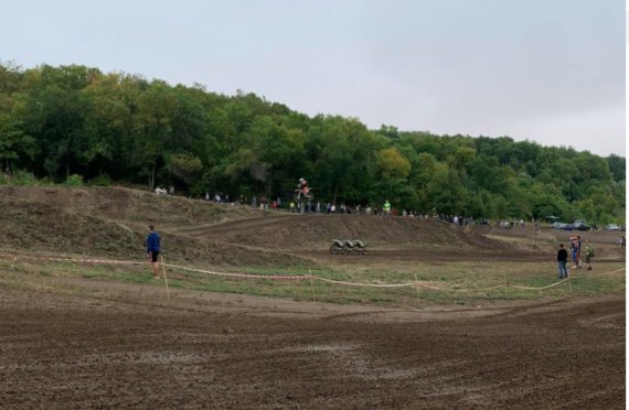 У Карлівці провели змагання з мотокросу