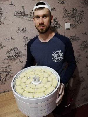 Для фріпсів Роман Вовк використовує лише свіжі фрукти