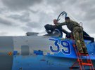 Демонстрационный выступление украинского летчика подполковника Юрия Булавки на боевом истребителе Су-27