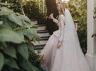 Самый известный блогер женился после 8 лет отношений 