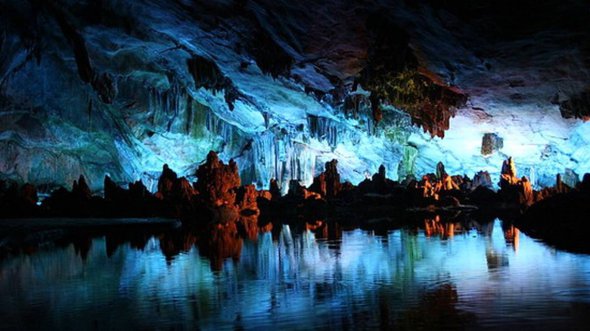 Самая большая гипсовая пещера в мире