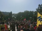 Кілька тисяч людей зібралися у столичному парку Шевченка на Марш захисників