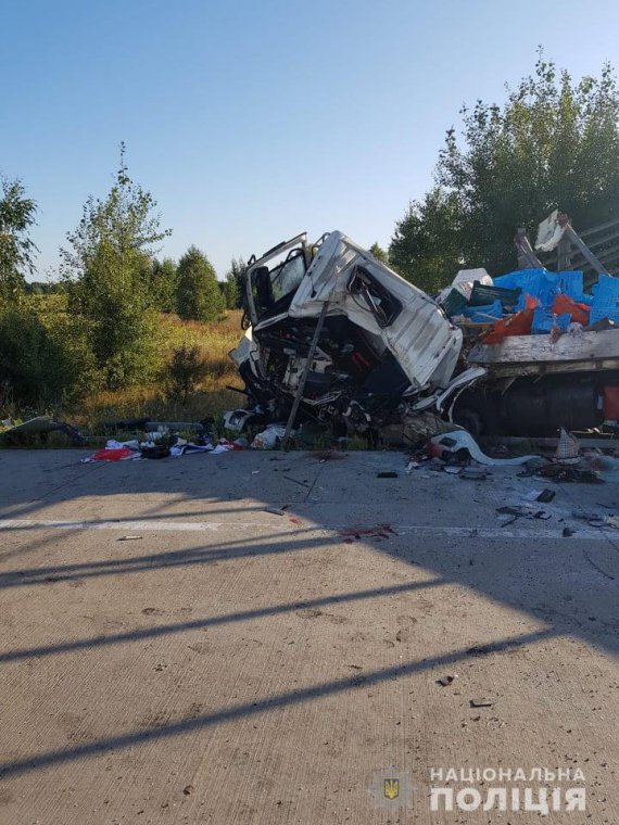На Житомирщині зіткнулися дві вантажівки. Загинули обидва 24-річні водії