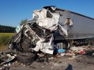 На Житомирщині зіткнулися дві вантажівки. Загинули обидва 24-річні водії