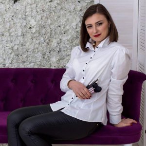 Людмила Захарчук п’ять років тому почала опановувати професію візажиста. Зараз є екпертом в індустрії краси