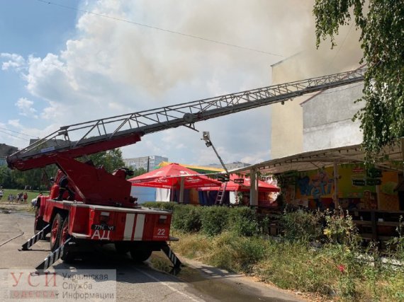 У Чорноморську  на Одещині палає дитячий розважальний центр   Тusik