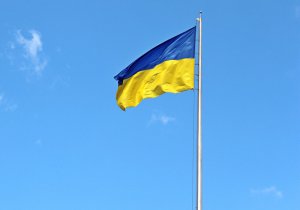 В оккупированном Крыму подняли украинские флаги. Фото: News