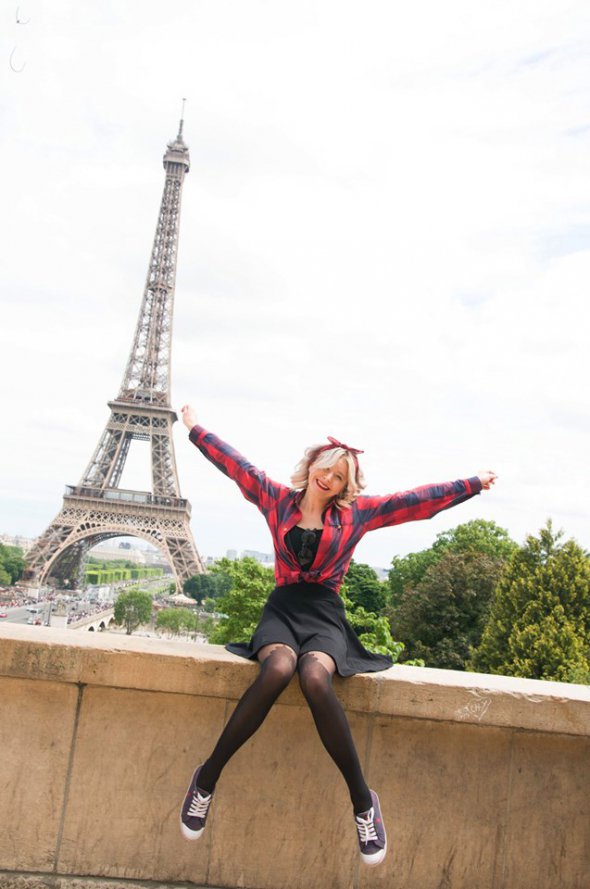 Парижане не любят делать фото на фоне Эйфелевой башни и других туристических мест
