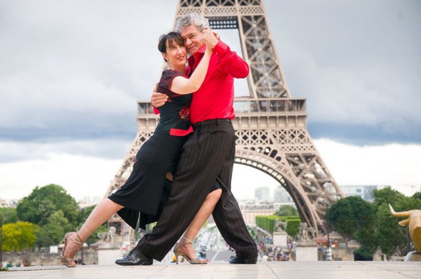 Нових клієнтів шукає на вечірках танго у Парижі