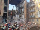 У Дрогобичі на Львівщині через вибух обрушилася частина 4-поверхового будинку. 2 людини загинули, 7 - госпіталізовані з пораненнями. Троє, серед них 1 дитина, у важкому стані