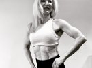 Заниматься фитнесом Лесли начала в 48 лет