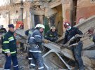 На вул. Грушевського, 101 у Дрогобичі стався обвал під'їзду 4-поверхового будинку. 8 людей загинули, серед них 5-річний хлопчик