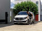 Mercedes представит электрический микроавтобус на базе EQV