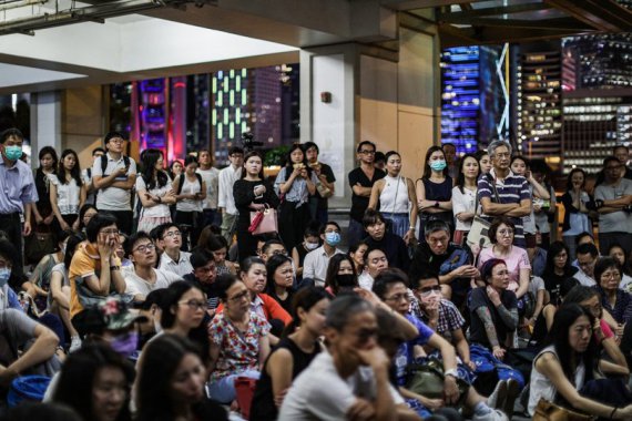 У Гонконзі люди переглядали документальний фільм про революцію в Україні 