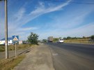 На автодорогу в селі Мачухи нанесли попереджувальні написи для пішоходів та велосипедистів