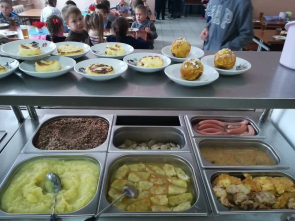Шкільні їдальні працюватимуть за принципом "шведського столу"
