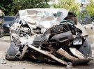 У Києві  водій   Daewoo Lanos  влетів у припаркований позашляховик  і загинув