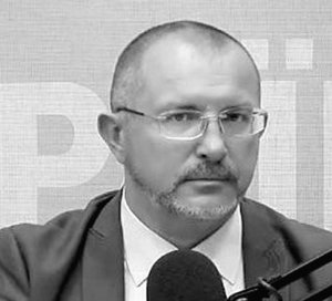 Киянин Олег Трохименко працював на керівних посадах в органах безпеки. З травня 2018-го був представником Уповноваженого Верховної Ради з прав людини