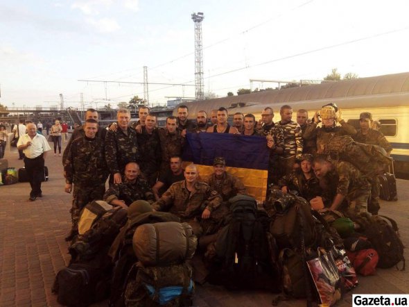 12 сентября 2014 года Харьков, вокзал. Бойцы разведывательной роты 24 бригады. 1 ротация