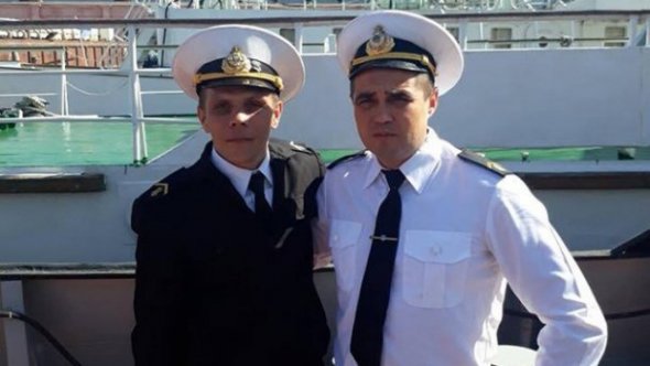 Михаил Власюк (слева) в юности. Фото: ТК Прямой