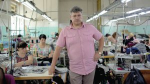 Ігор Шостак відкрив швейний цех у місті Кременчук на Полтавщині. Там працюють 20 жінок. Виготовляють на замовлення одяг, білизну, піжами. Підприємець планує відродити власну марку одягу, яку мав у Луганську