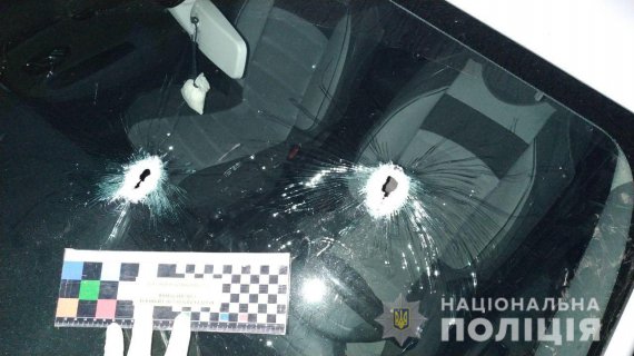 Неизвестные обстреляли дом и автомобиль председателя Малинской ОТО на Ровенщине