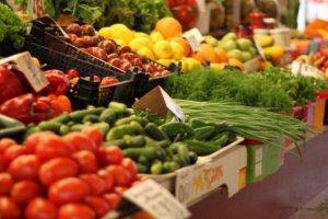 Ежегодный рост цен на овощи в Украине объясняется отсутствием условий для хранения и большим процентом потерь этой продукции. Фото: izvestia.kiev.ua