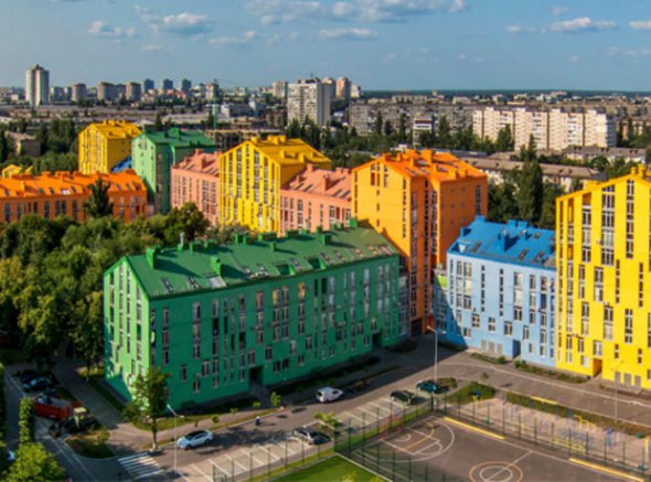 Київський житловий масив Комфорт Таун знаходиться на Лівобережжі