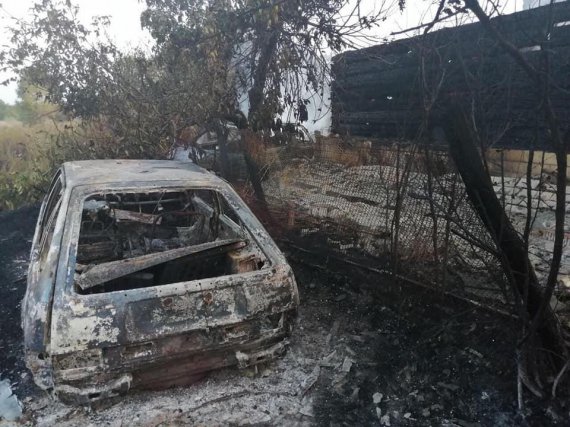 Пожежа почалася із займання сухої трави