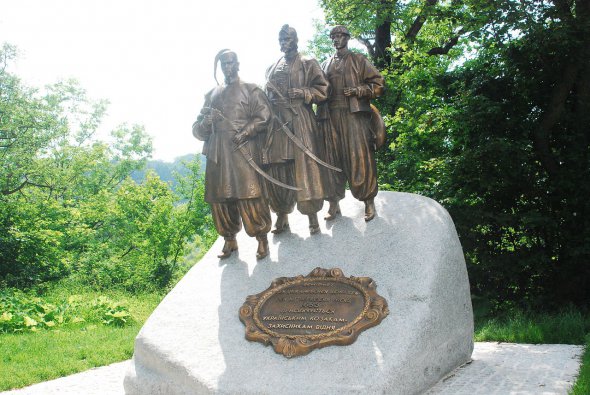 Пам'ятник українським козакам на горі Леопольдсберг у Віденському Лісі, Австрія. 