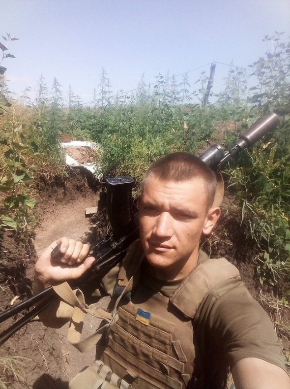 21-річний морський піхотинець Олександр Лінчевський був убитий ворожим снайпером на Донбасі
