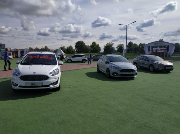 Автомобілі на New Cars Fest