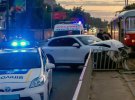 В Дніпрі авто виїхало на трамвайну колію.